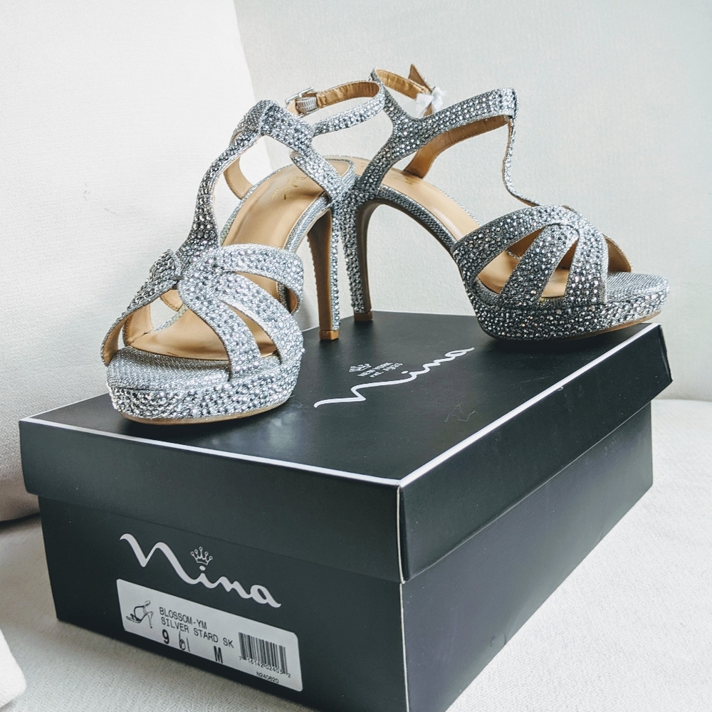 Thalia Sodi Rhinestone Verrda2 Platform Sandles.